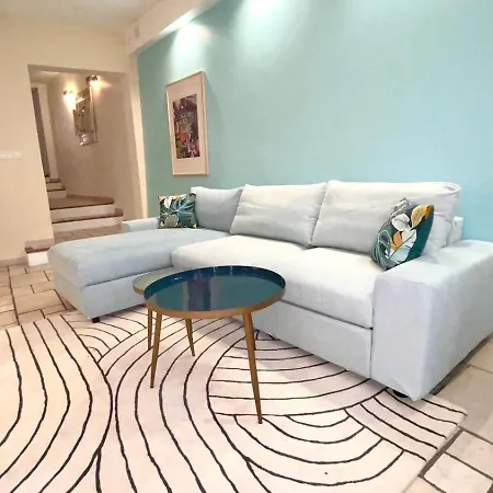 Appartement Proche Du Cours Saleya Et De La Plage, Dans Le Vieux Nice, Spacieux Et Climatise *